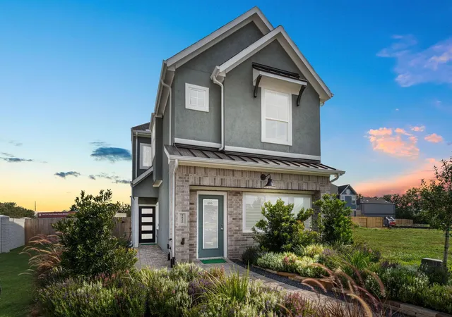 Photo 3 of Single family home for sale at 2811 Brandon Blf Bnd, Fulshear, TX 77441 | MLS# 76927795 | Listing updated on 2026-10-04
