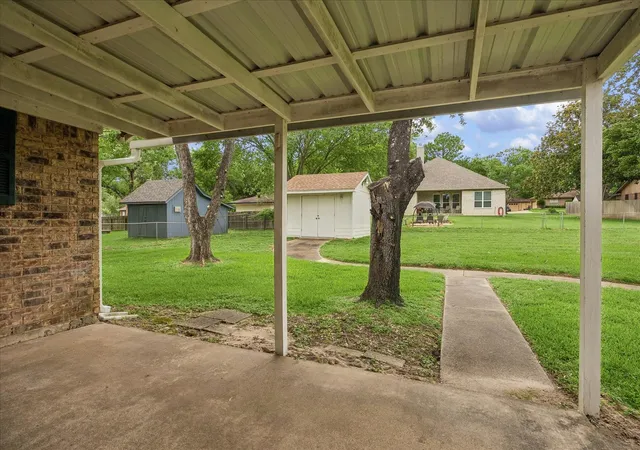Homes for sale in Bellville, TX | 208 Briarwood Dr, Bellville, TX 77418 | MLS# 17482540