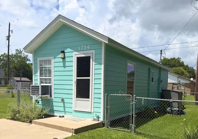 Homes for sale in Freeport, TX | 1714 N Avenue Q, Freeport, TX 77541 | MLS# 25812766