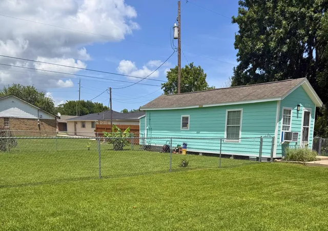 Homes for sale in Freeport, TX | 1714 N Avenue Q, Freeport, TX 77541 | MLS# 25812766