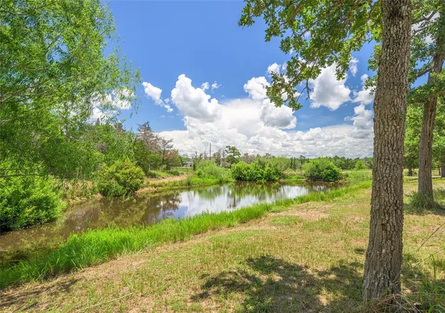 Homes for sale in Fayetteville, TX | 4310 Leslie Rd, Fayetteville, TX 78940 | MLS# 71083008