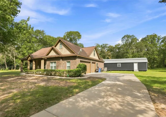 Photo 4 of Single family home for sale at 21015 Angus Dr, Cleveland, TX 77328 | MLS# 98210985 | Listing updated on 2026-08-24