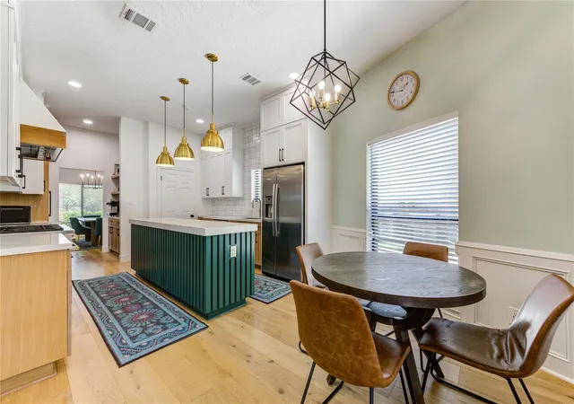 Photo 3 of Single family home for sale at 18 Hickory Shadows Dr, Houston, TX 77055 | MLS# 55604774 | Listing updated on 2026-08-15