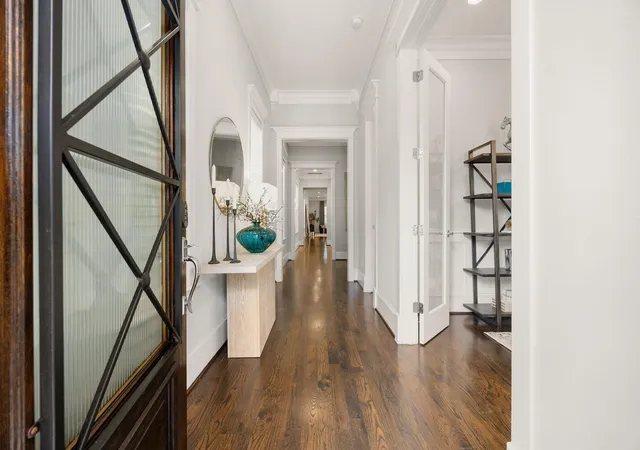 Photo 4 of Single family home for sale at 444 W 26th Street, Houston, TX 77008 | MLS# 54861939 | Listing updated on 2026-10-06