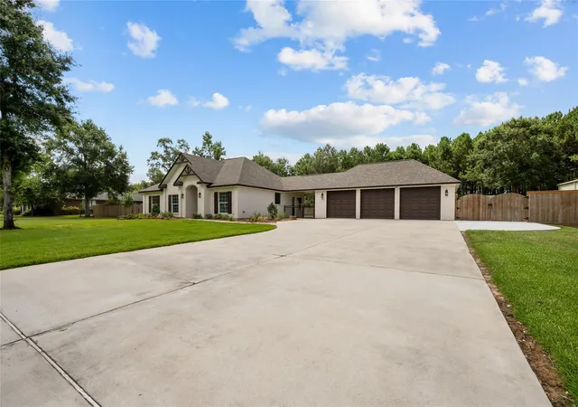 Homes for sale in Anahuac, TX | 572 Pinchback Dr, Anahuac, TX 77514 | MLS# 71327670