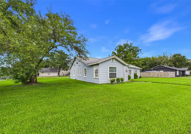4th image of 1101 15Th Ave N, Texas City, TX 77590 | MLS# 36244134