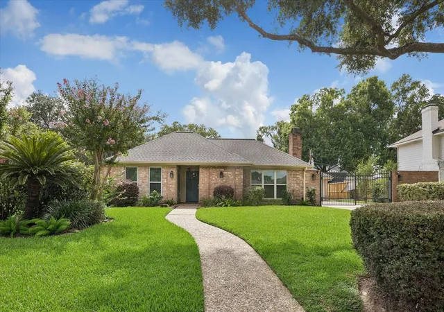 Photo 1 of Sale Pending at 3019 Triway Ln, Houston, TX 77043 | MLS# 39339269 | Listing updated on 2026-09-19