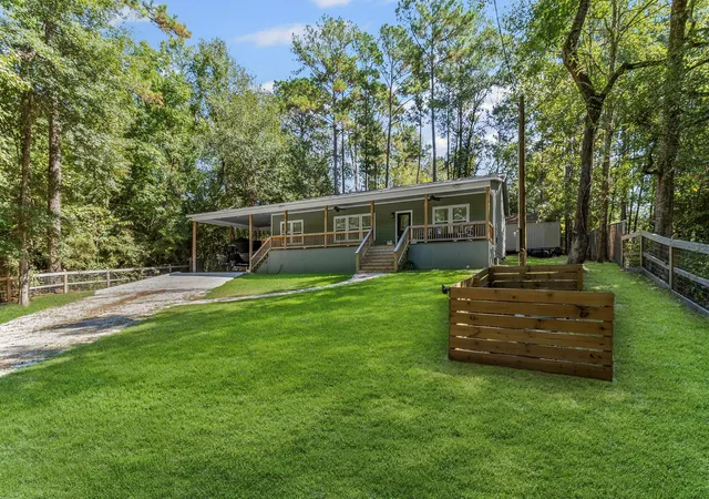 Photo 3 of Single family home for sale at 495 Oak Tree Dr, Pointblank, TX 77364 | MLS# 78353657 | Listing updated on 2026-09-16