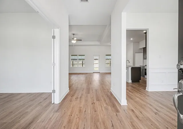Photo 3 of Single family home for sale at 10 Keystone Ct, Angleton, TX 77515 | MLS# 12687166 | Listing updated on 2026-06-24