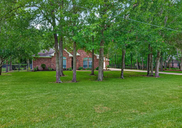 Photo 2 of Sale Pending at 11978 White Oak Landing, Conroe, TX 77385 | MLS# 18358599 | Listing updated on 2026-09-04