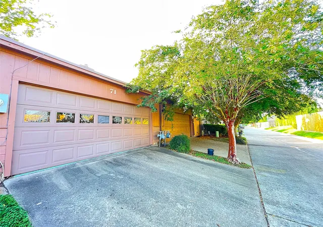 24th image of 71 S Bachelor Button St, Lake Jackson, TX 77566 | MLS# 33807879