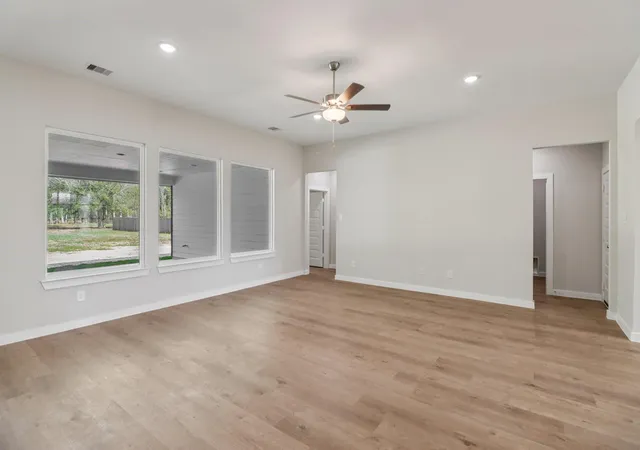 Photo 4 of Single family home for sale at 740 Barton Pl Dr, Cleveland, TX 77327 | MLS# 58466952 | Listing updated on 2026-09-18