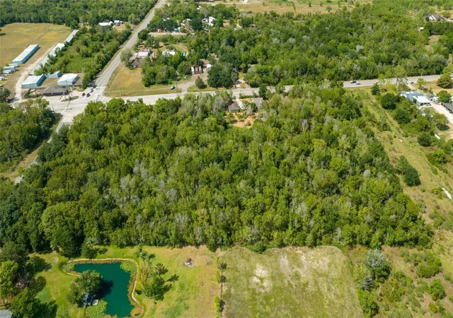 Photo 3 of Sale Pending at 8321 Fm 517 S, Dickinson, TX 77539 | MLS# 77266080 | Listing updated on 2026-10-06