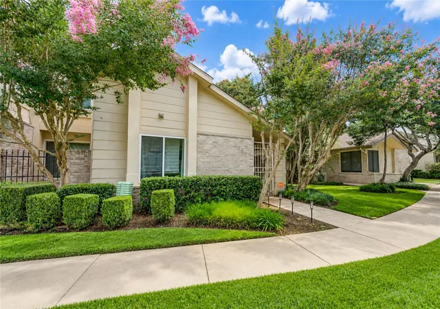 Photo 3 of Townhouse for sale at 2958 Meadowgrass Ln, Houston, TX 77082 | MLS# 1014670 | Listing updated on 2026-07-11