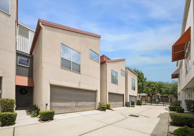 2nd image of 361 Sydnor St, Houston, TX 77020 | MLS# 42301606