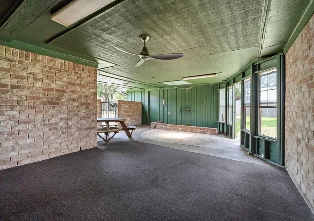 2nd image of 2016 Briar Ln, Richmond, TX 77469 | MLS# 9661867