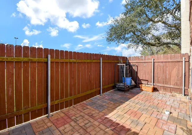 4th image of 1730 Avenue C #F, El Campo, TX 77437 | MLS# 3393068
