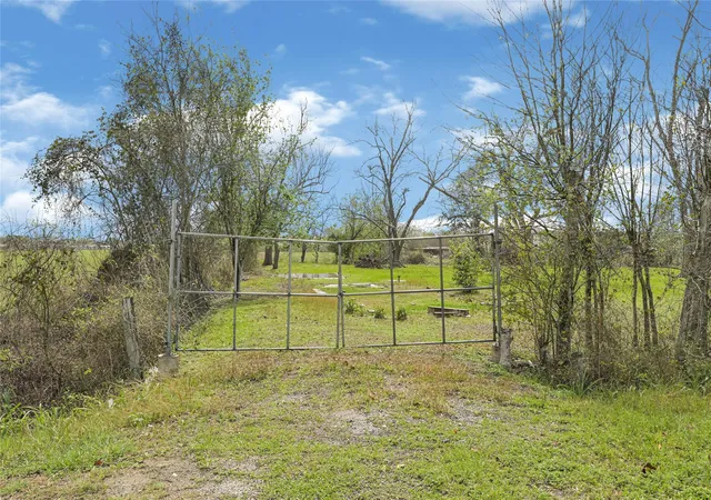 Photo 2 of Land for sale at 302 Blue Crk Rd, El Campo, TX 77437 | MLS# 67148252 | Listing updated on 2026-08-31