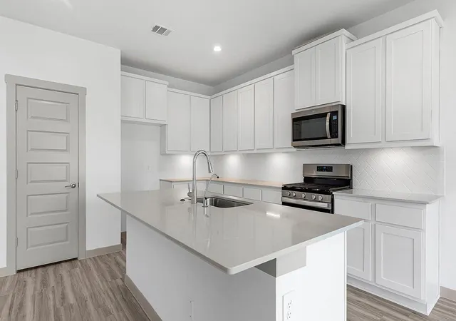Photo 3 of Single family home for sale at 14328 Seagrass Knoll Ln, League City, TX 77510 | MLS# 9090429 | Listing updated on 2026-09-25