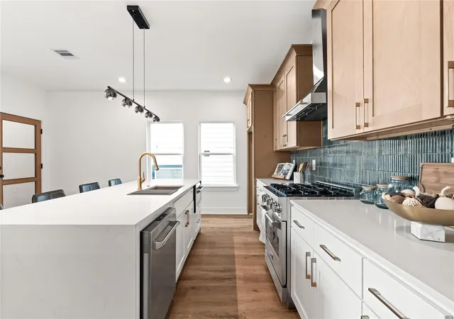 Photo 4 of Single family home for sale at 2216 Bringhurst St, Houston, TX 77026 | MLS# 7483201 | Listing updated on 2026-09-05