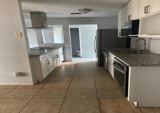 3rd image of 7824 Windward Passage St, Houston, TX 77072 | MLS# 87929538