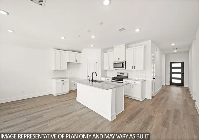Photo 2 of Single family home for sale at 15807 Narrow Leaf Ln, Montgomery, TX 77316 | MLS# 85957485 | Listing updated on 2026-09-08