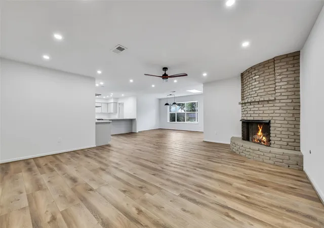 Photo 4 of Single family home for sale at 1617 Wavecrest Ln, Houston, TX 77062 | MLS# 66428359 | Listing updated on 2026-09-15