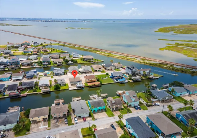 3rd image of 920 Bonita St, Bayou Vista, TX 77563 | MLS# 72330309