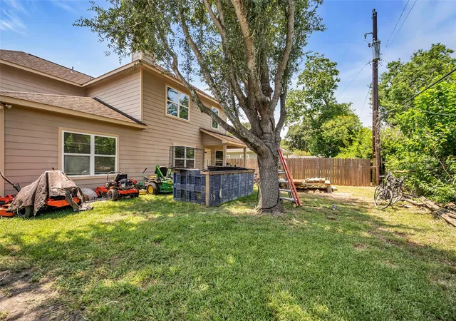 20th image of 4919 Mayflower St, Houston, TX 77033 | MLS# 93796344