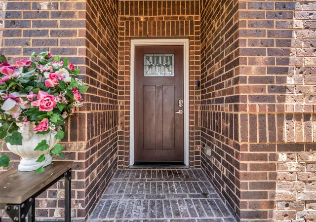 3rd image of 4919 Mayflower St, Houston, TX 77033 | MLS# 93796344