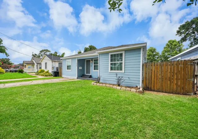 Homes for sale in Houston, TX | 220 Styers St, Houston, TX 77022 | MLS# 10897238