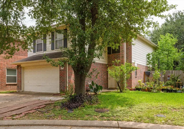2nd image of 8052 Golf Green Cir, Houston, TX 77036 | MLS# 14097999