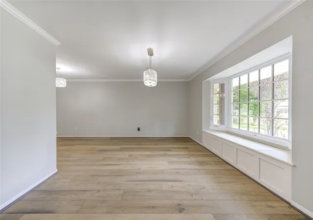 Photo 3 of Single family home for sale at 5019 Oak Forest Dr, Houston, TX 77018 | MLS# 70087102 | Listing updated on 2026-08-29