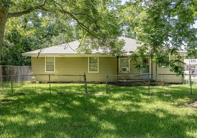 Photo 3 of Sale Pending at 502 Massey Tompkins Rd, Baytown, TX 77521 | MLS# 36516297 | Listing updated on 2026-08-23