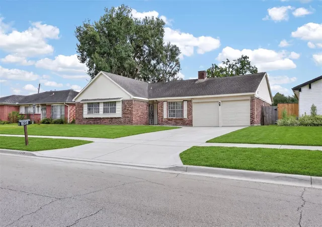 2nd image of 11239 Carvel Ln, Houston, TX 77072 | MLS# 71124278