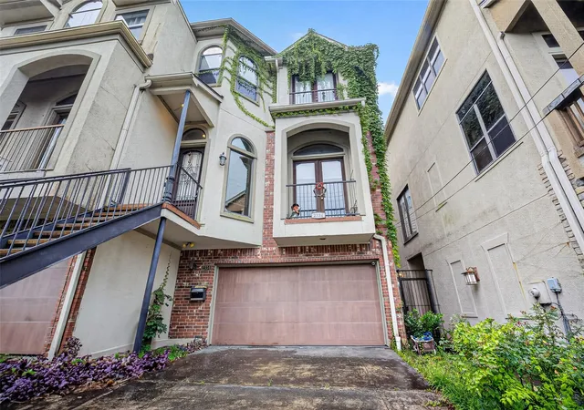 Photo 1 of Townhouse for sale at 2334 Camden Dr, Houston, TX 77021 | MLS# 51977544 | Listing updated on 2026-09-12