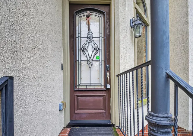 Photo 3 of Townhouse for sale at 2334 Camden Dr, Houston, TX 77021 | MLS# 51977544 | Listing updated on 2026-09-12