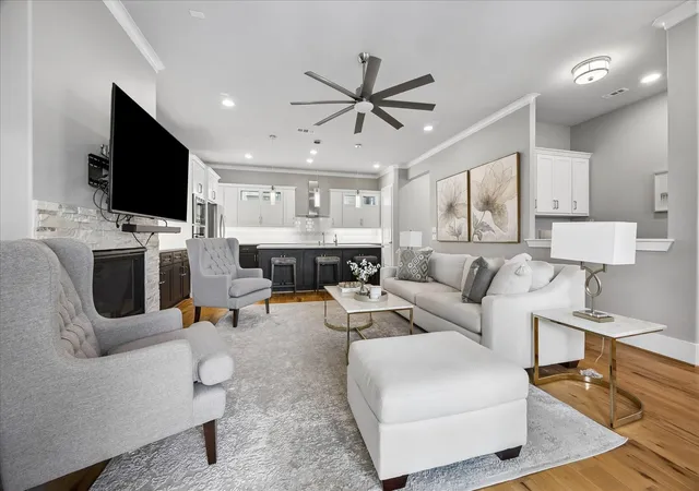 3rd image of 2513 Mcclendon St, Houston, TX 77030 | MLS# 44294579