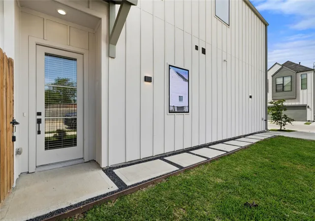4th image of 8419 Pech Landing Dr, Houston, TX 77055 | MLS# 28854055
