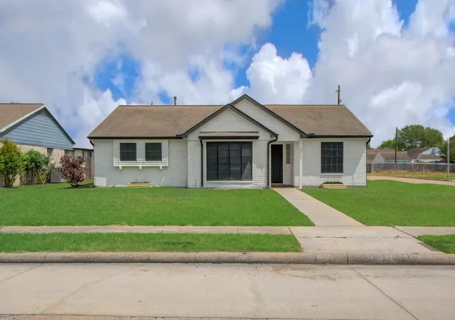 1st image of 12102 Monticeto Ln, Meadows Place, TX 77477 | MLS# 82853787