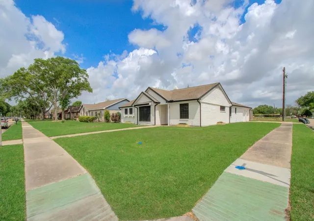 2nd image of 12102 Monticeto Ln, Meadows Place, TX 77477 | MLS# 82853787