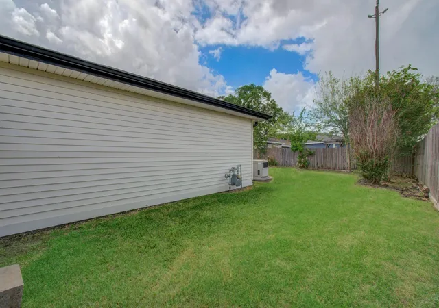 36th image of 12102 Monticeto Ln, Meadows Place, TX 77477 | MLS# 82853787