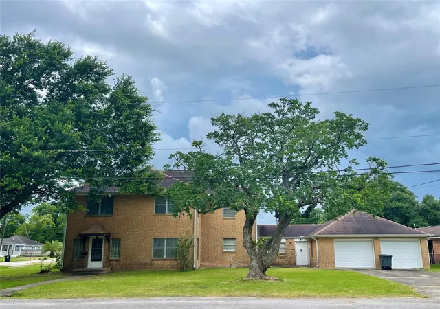 Homes for sale in Bay City, TX | 1720 Elm St, Bay City, TX 77414 | MLS# 67826175