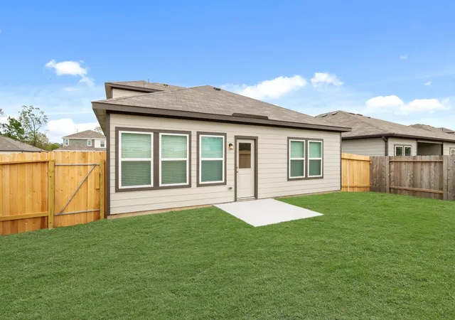 Photo 3 of Sale Pending at 10714 Red Flagstone Dr, Conroe, TX 77306 | MLS# 41585300 | Listing updated on 2026-09-18