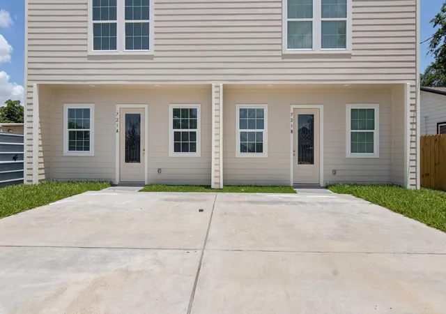 Photo 2 of Multi family home for sale at 721 Doverside St, Houston, TX 77022 | MLS# 20555113 | Listing updated on 2026-07-09