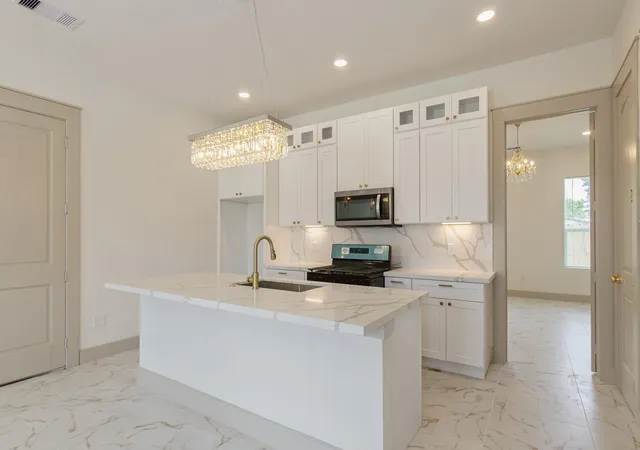 Photo 4 of Multi family home for sale at 721 Doverside St, Houston, TX 77022 | MLS# 20555113 | Listing updated on 2026-07-09