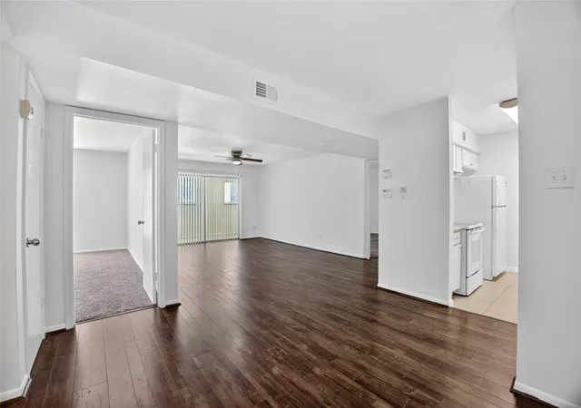4th image of 8527 Hearth Dr #32, Houston, TX 77054 | MLS# 4993232