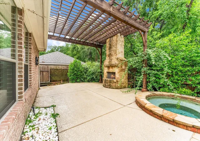 3rd image of 28331 Hollow Springs Ln, Spring, TX 77386 | MLS# 77753288