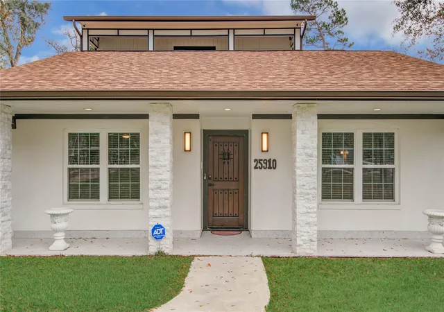Photo 2 of Sale Pending at 25910 Maplewood Dr, Spring, TX 77386 | MLS# 3152770 | Listing updated on 2026-09-20