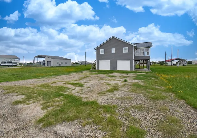 Photo 3 of Single family home for sale at 90 Bluefish, Palacios, TX 77465 | MLS# 15472975 | Listing updated on 2026-09-08